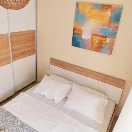 Apartment Golden Sky 2